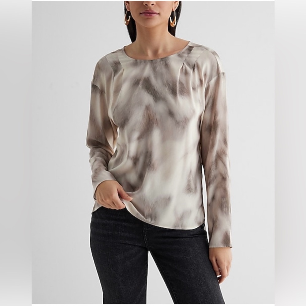 NWT Express Gathered‎ Shoulder Long Sleeve Print Blouse Neutral Colors S…